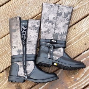 Never worn distressed metallic zipper boots sz 3